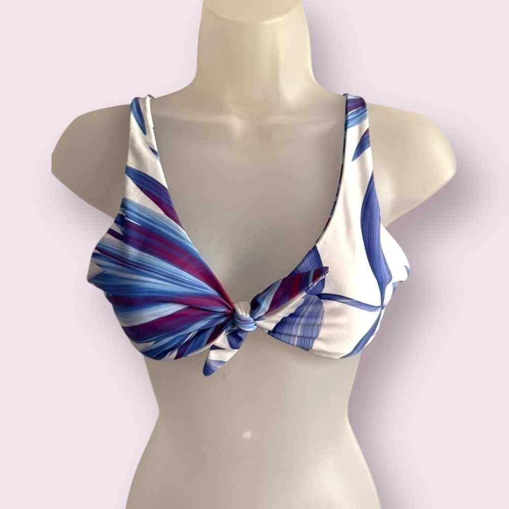 NWT Vaya Island Tie Front Bikini Top Italian Lycra Blue Print Size M